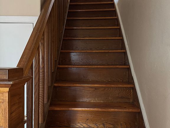 2nd image of 2059 Tyler St Floor 2