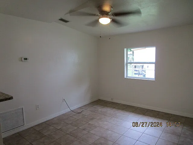 446 Elsie Ave — Photo 3