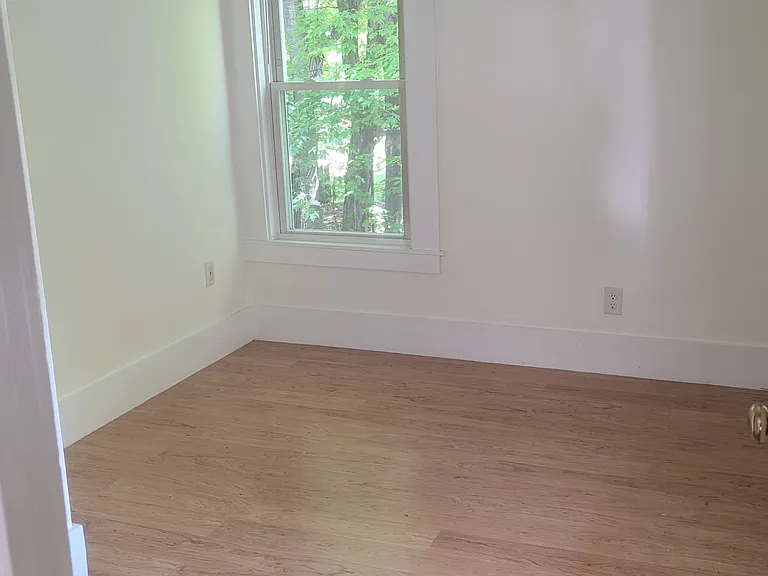 8 Maple Ave #D — Photo 6