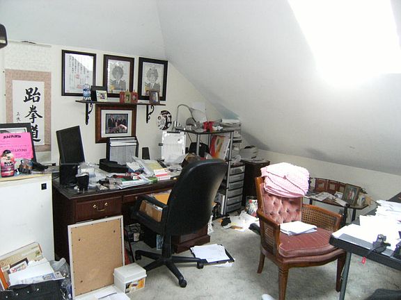 5th image of 212 Valley Ave NW