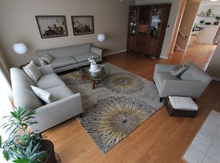 663 Fountainview Dr, Mundelein, IL 60060