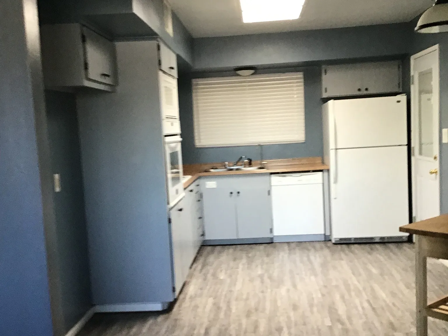 Central Location With Pool — Photo 3