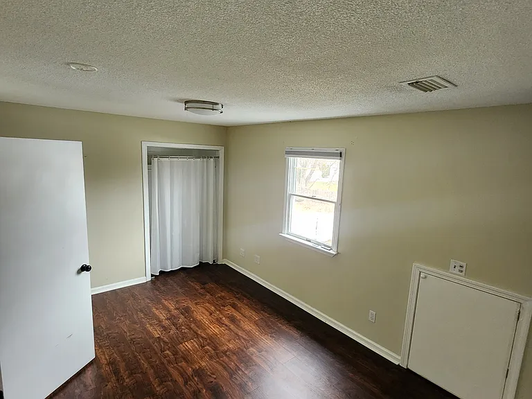 64 Shelley Rd — Photo 7
