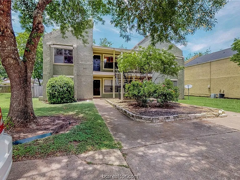 303 Manuel Dr #C — Photo 33