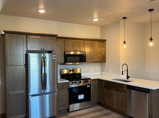 7480 157th St APT 6, Chippewa Falls, WI 54729