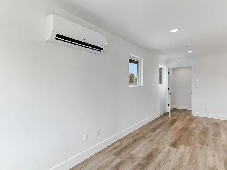 6790 Yvonne Ct — Photo 21