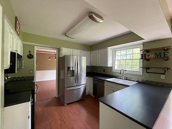 4th image of 41 Northfield Dr