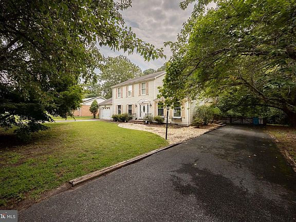 4th image of 427 Valleywood Dr