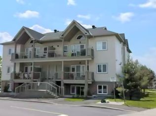 100 E E Mocha Point #A, Ottawa, ON K1T0K5