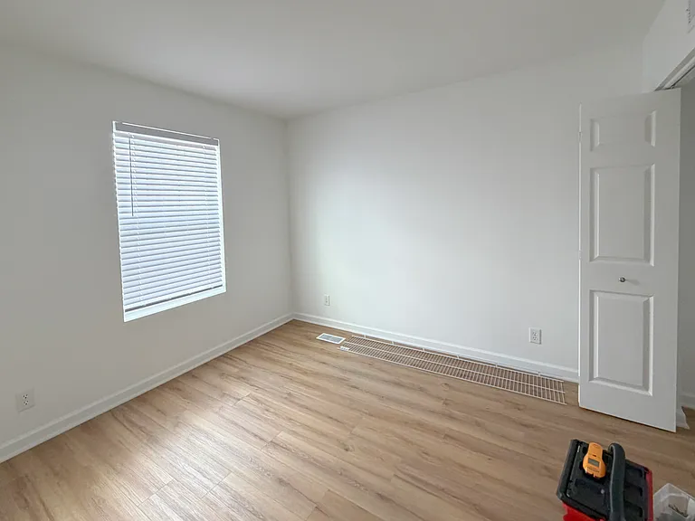 651 Olive Ln — Photo 18