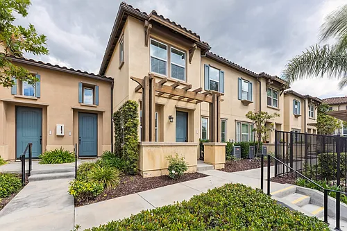Casa Lago Eastlake Photo 1