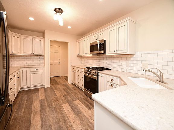 5th image of 7803 S 30th St