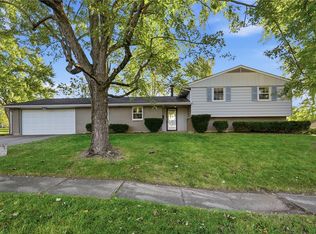 6948 Michelle Pl, Englewood, OH 45322
