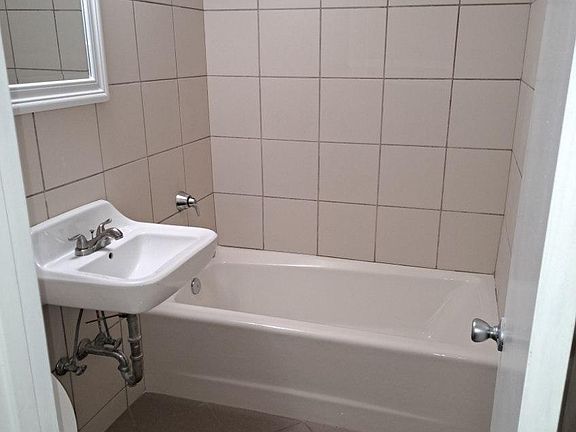 4th image of 550 Harding Pl APT B110