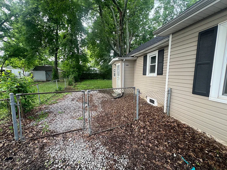 508 Inverness Ave — Photo 2