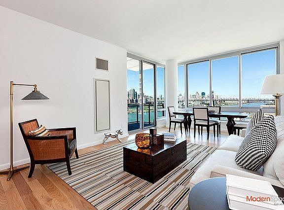 3rd image of 4630 Center Blvd APT 502