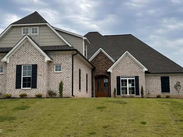 1735 Bakersfield Way, Nesbit, MS 38651