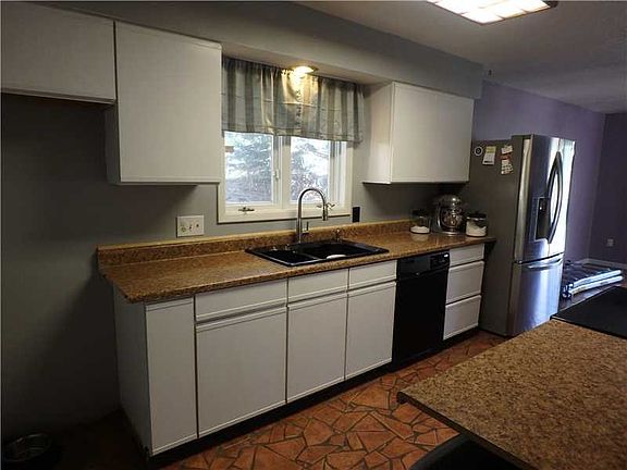 4th image of 3551 Vickery Dr