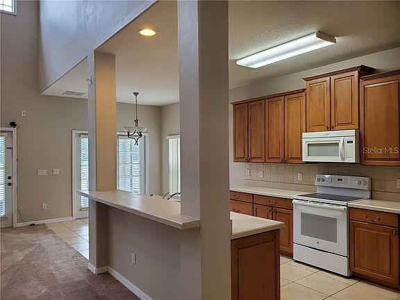 4th image of 14718 Tanja King Blvd