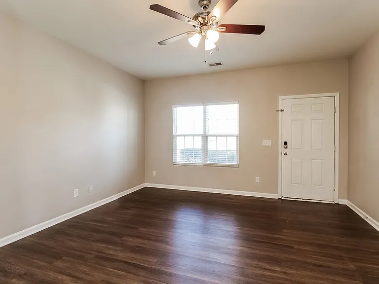 2541 Meadow Crossing Dr — Photo 5