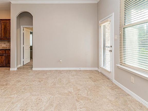 5th image of 3304 El Dorado Dr