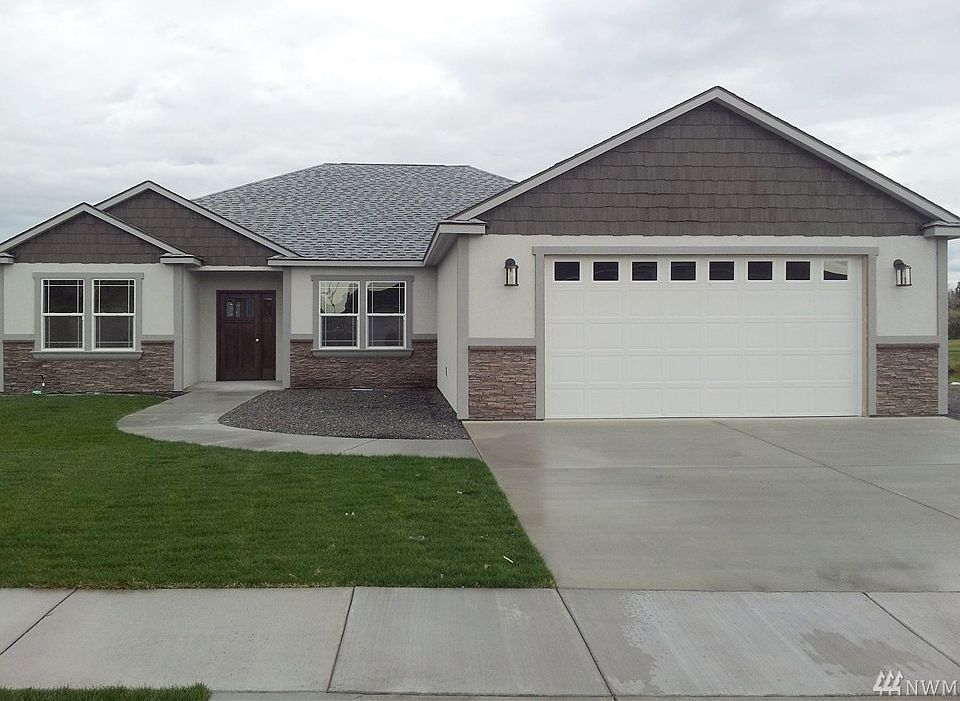 1st image of 517 S Astor Loop NE