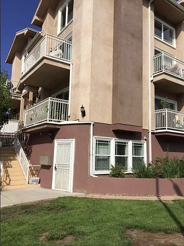 4077 Inglewood Blvd Photo 1