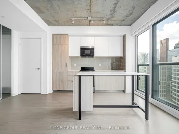 65 Mutual St #2605, Toronto, ON M5B 0E5