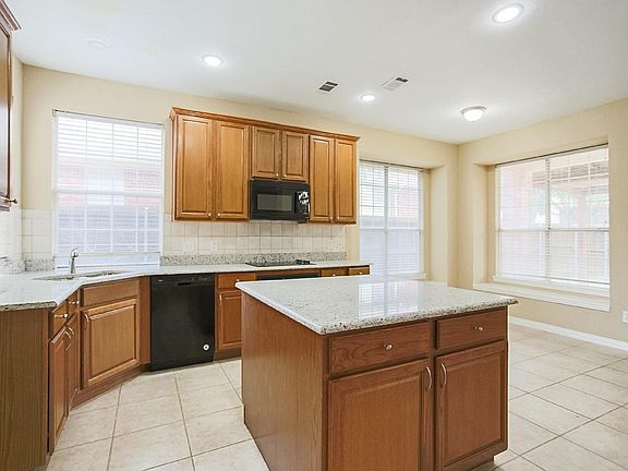 5th image of 1675 Sagebrush Dr