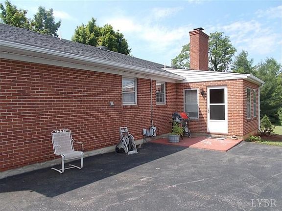 3rd image of 282 Camden Dr
