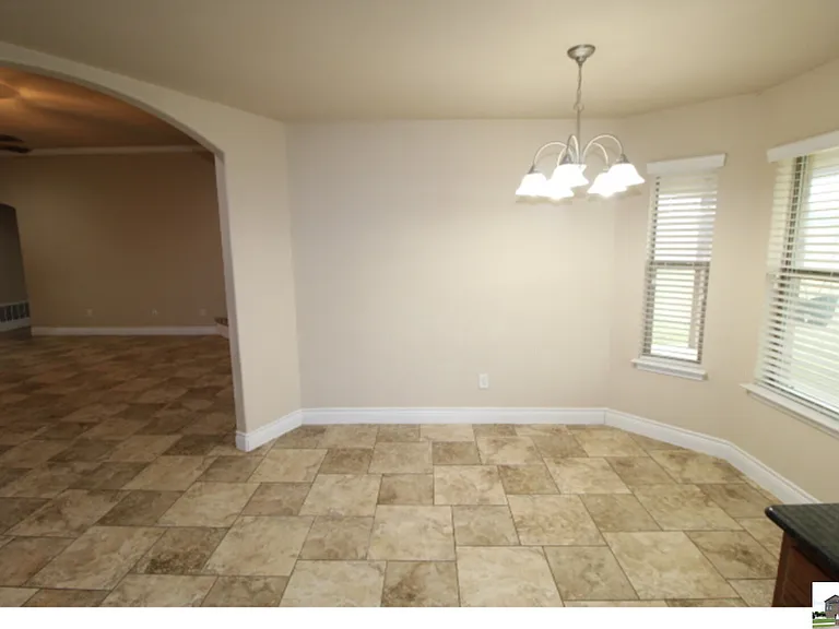 1128 Pheasant Cir — Photo 24