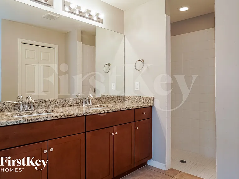 1719 NW 25th Ln — Photo 9