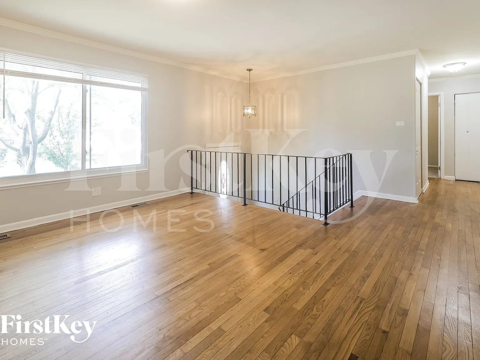 5 bed, 2.0 bath, 1440 sqft, $2,855 — Photo 4