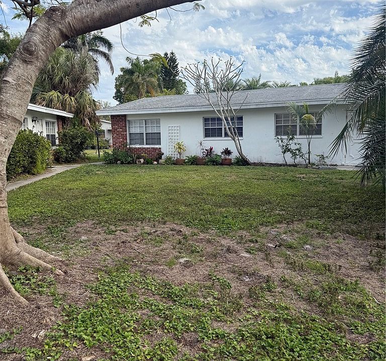 1st image of 823 Courtington Ln #1