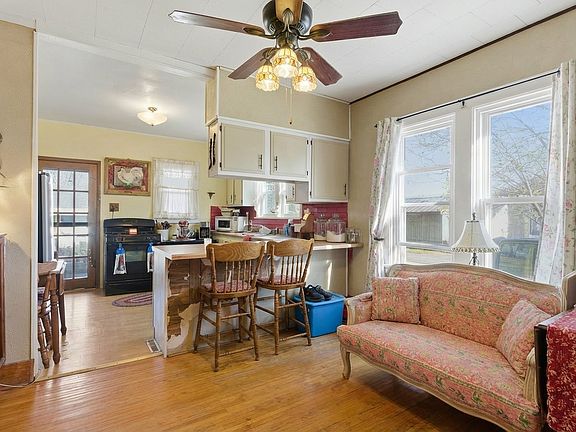 3rd image of 1306 Crosat St