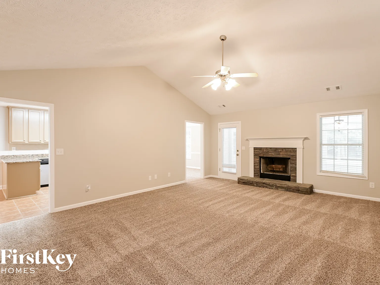 3 bed, 2.0 bath, 1901 sqft, $2,560 — Photo 2