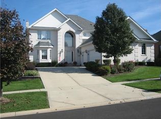 391 Kromray Rd, Lemont, IL 60439