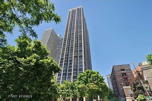 2650 N Lakeview Ave #2305 Photo 1