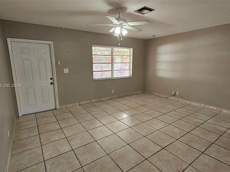 5030 SW 26th Ave #2 — Photo 6