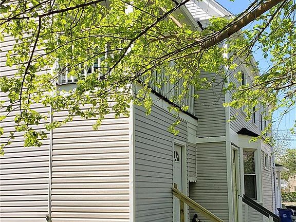 3rd image of 2129 Althen Ave