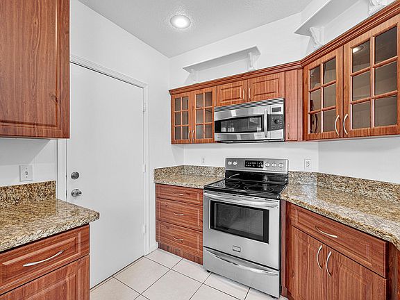 2nd image of 11031 PERIWINKLE Lane
