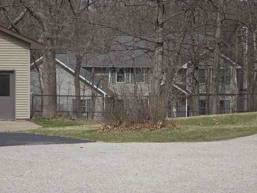 2nd image of 512 E Pease St