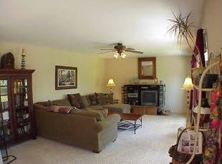 517 Indian Ridge Trl, Wauconda, IL 60084