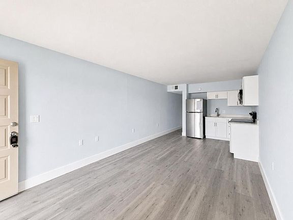 5th image of 210 Pelham Rd Unit 8B