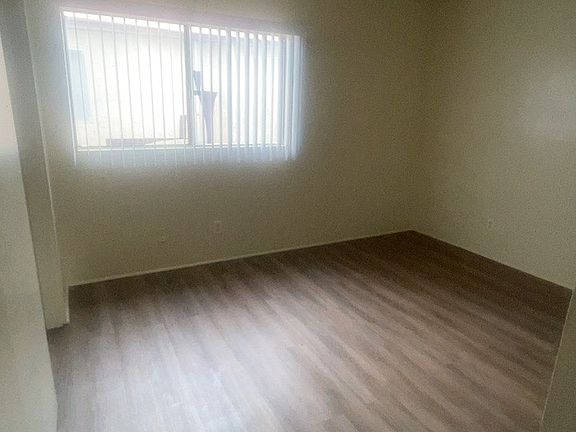4th image of 3025 N Golden Ave #0