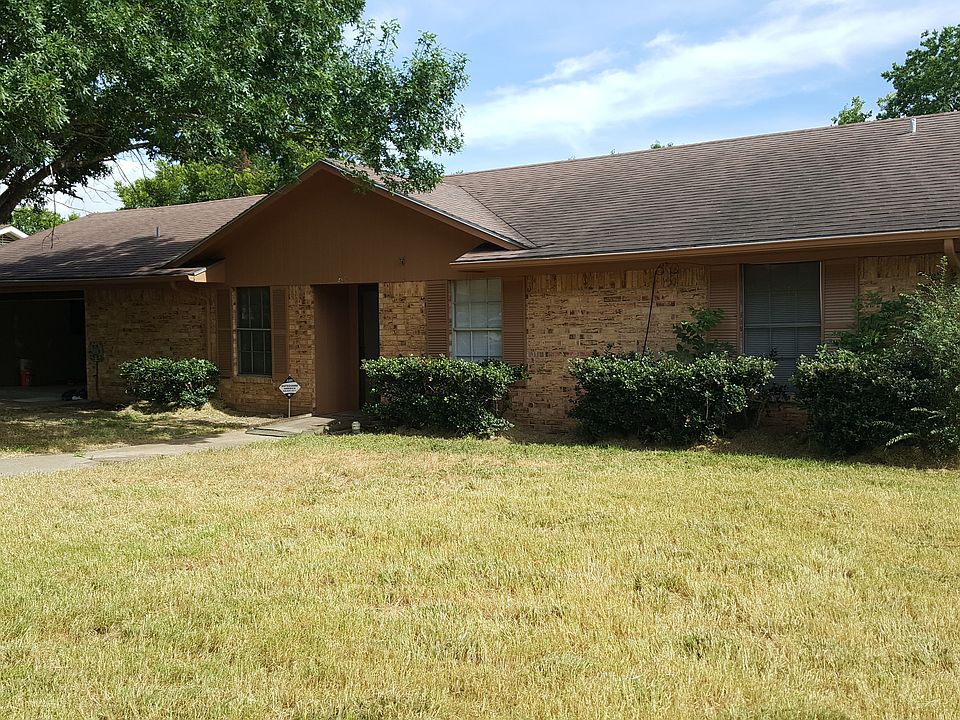 1st image of 218 Royal Dr