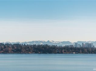 530 Hillside Dr E, Seattle, WA 98112