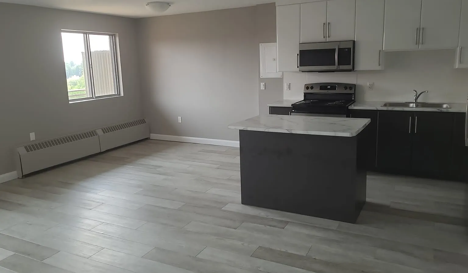 1 Humber Court — Photo 3