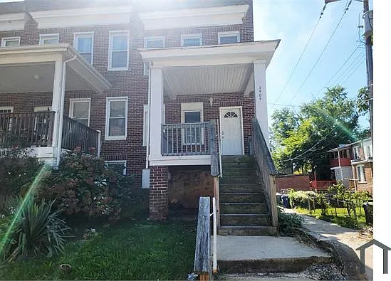 3909 Fairfax Rd