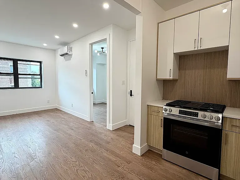 89 Veronica Pl #3D — Photo 1